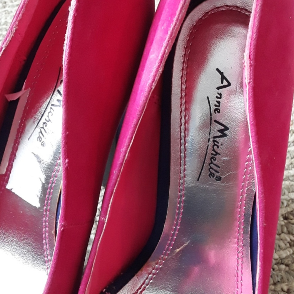 Pumps - Picture 2 of 3